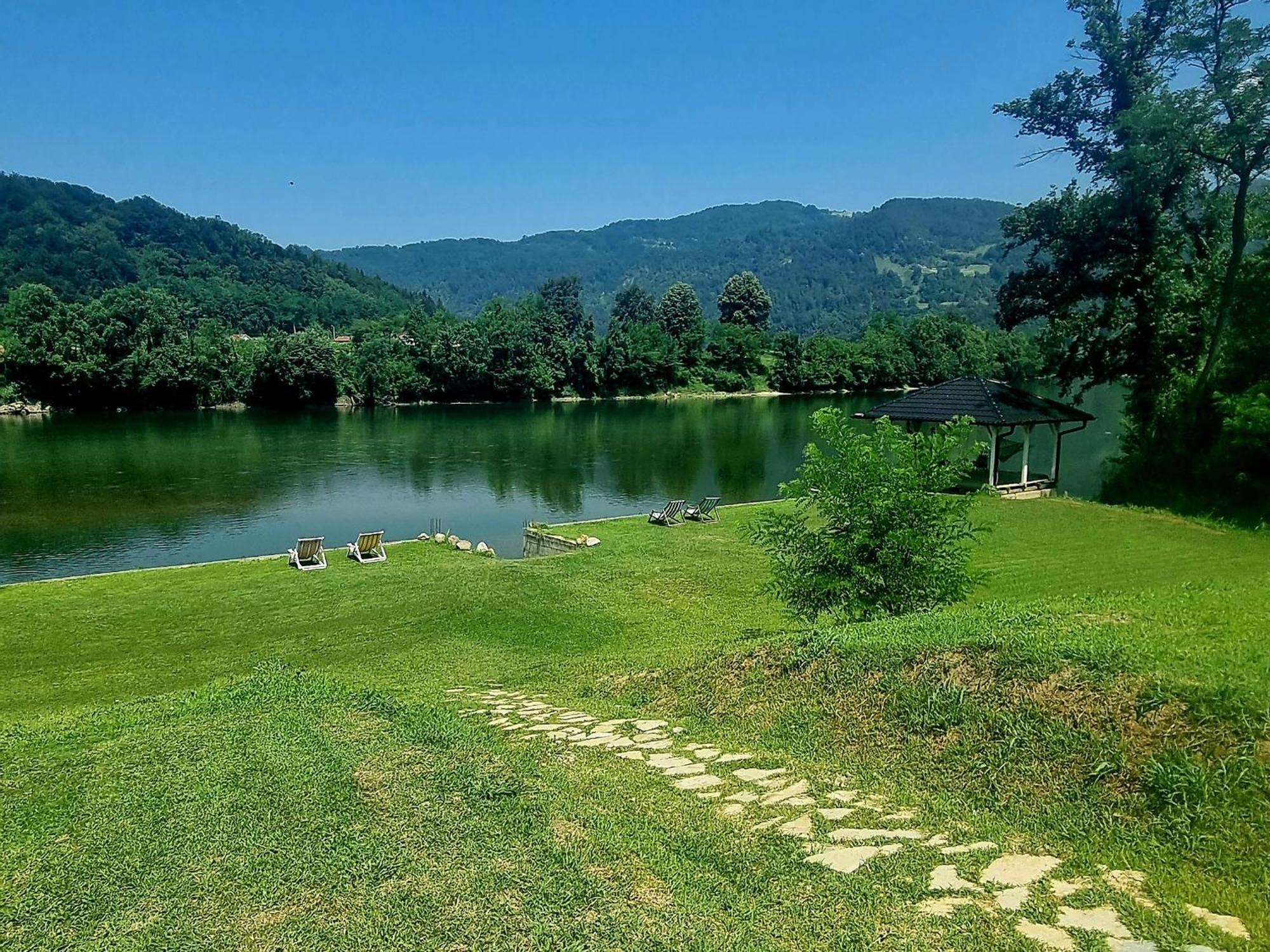 Вілла Brvnara Drina Wooden House Drina Drlace Екстер'єр фото